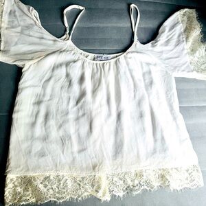 Blouse with lace and adjustable straps